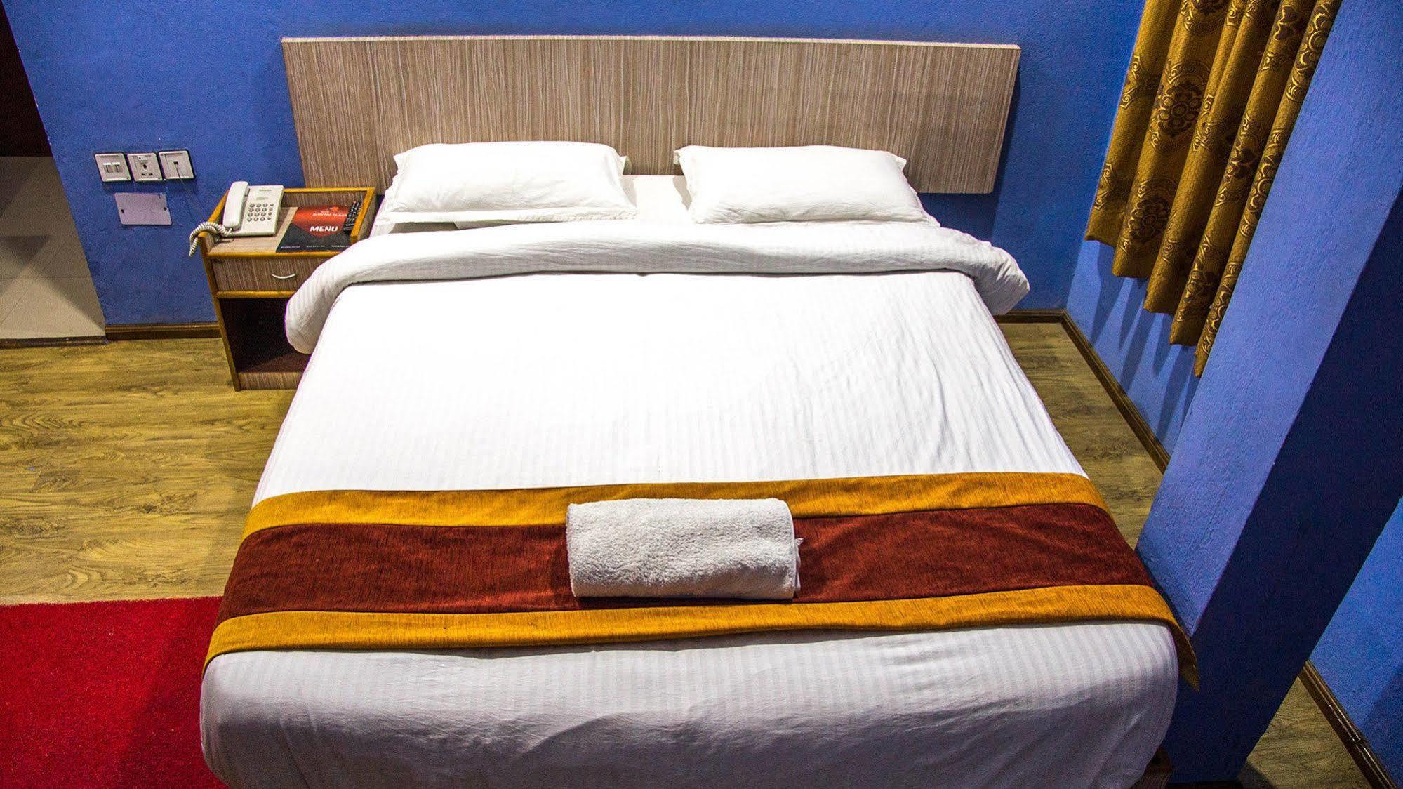 Oyo 789 Hotel Shivam Plaza Katmandu Kültér fotó